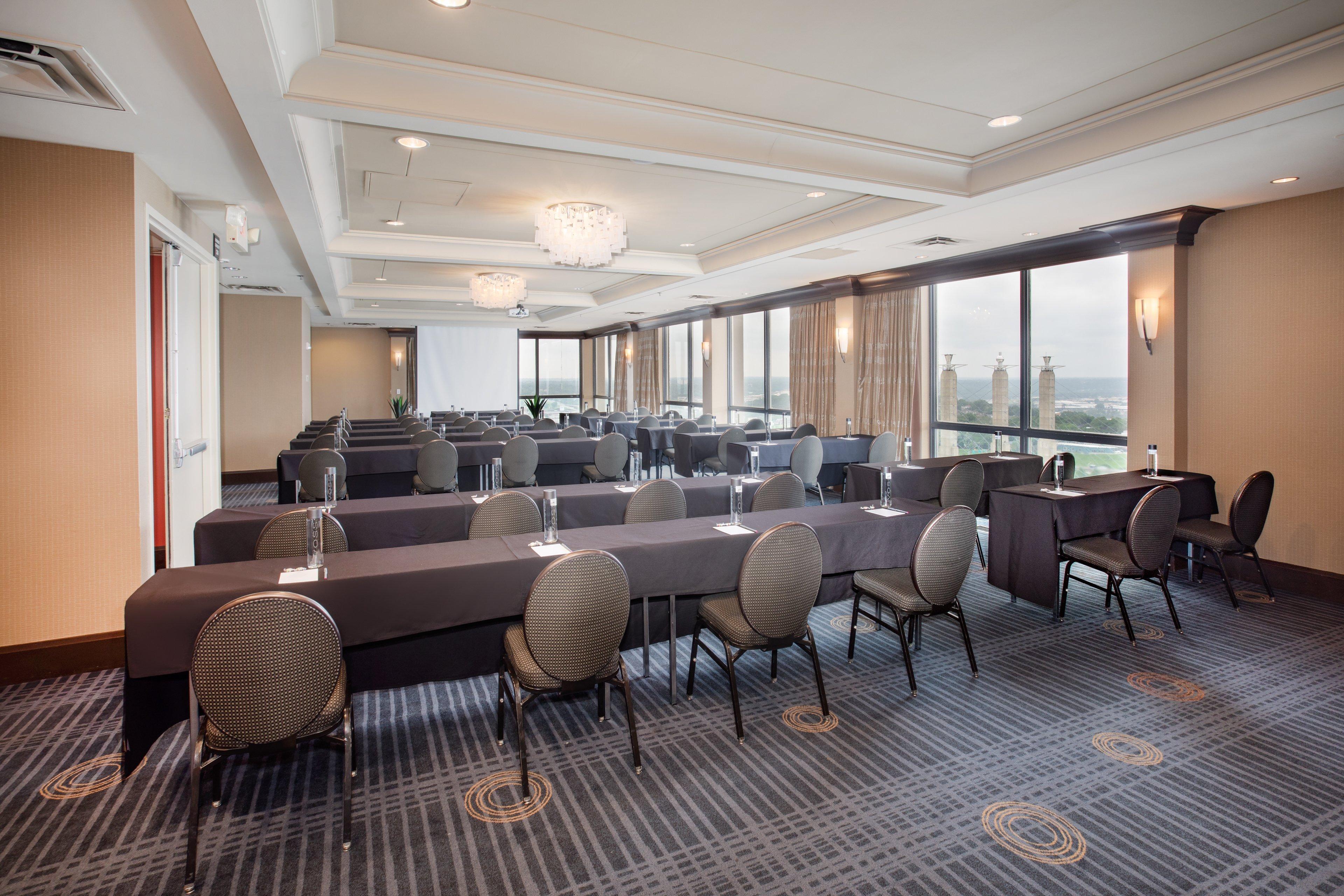 Crowne Plaza Kansas Downtown By Ihg Hotel 4*