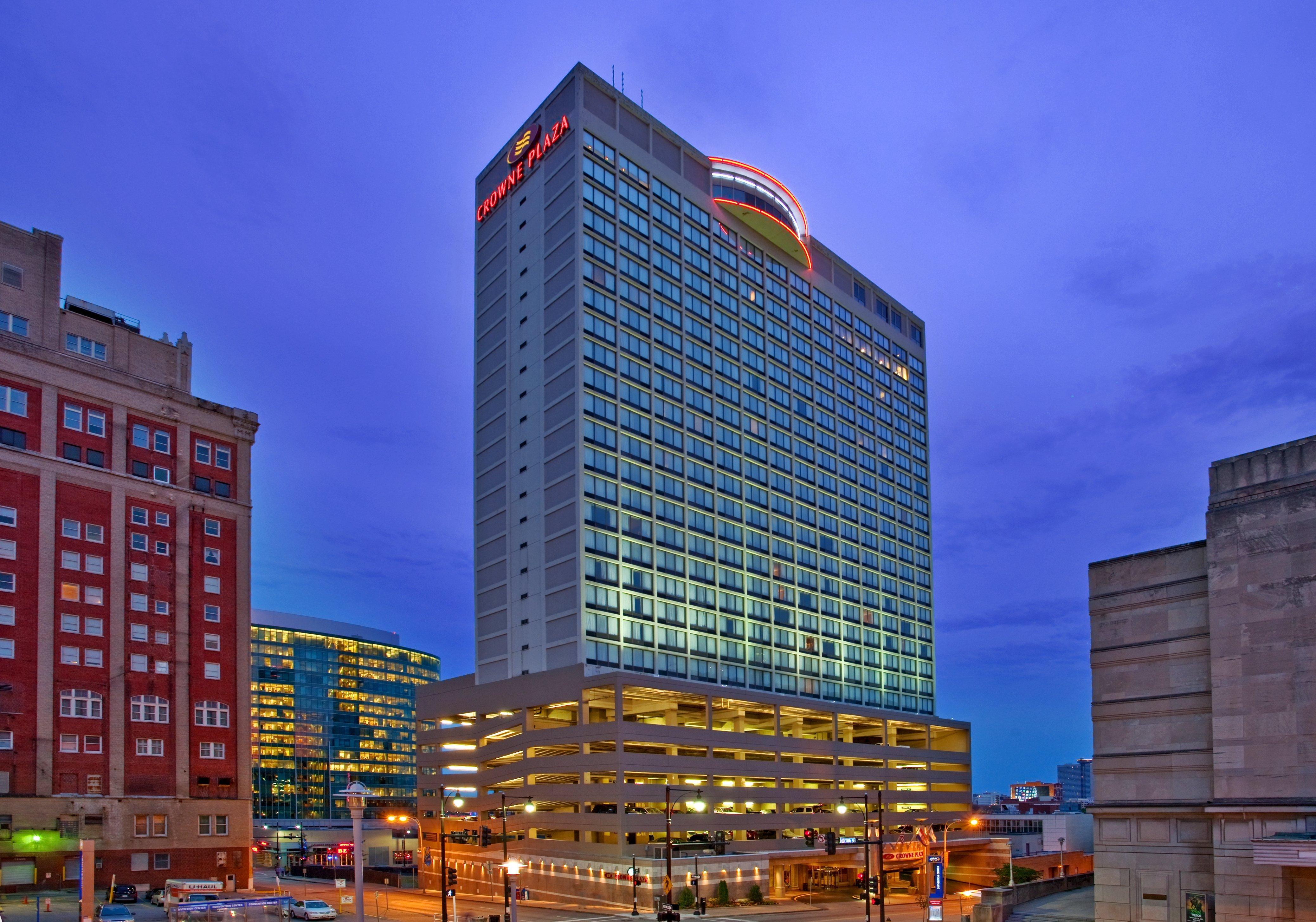 Crowne Plaza Kansas Downtown By Ihg Hotel 4*